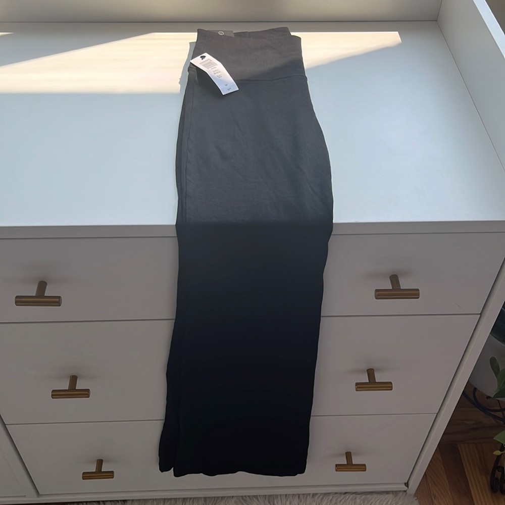 Aritzia Flare Pants size small 31”